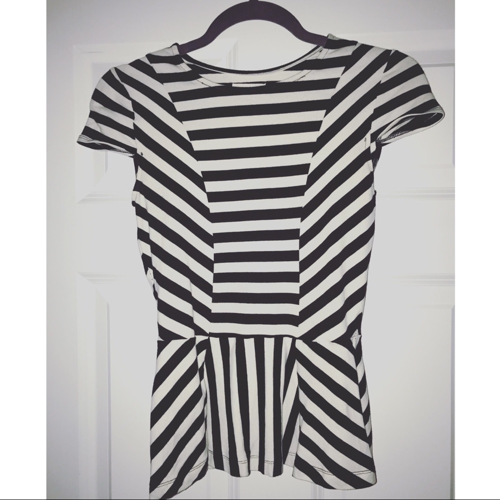 Black and white peplum short sleeve top